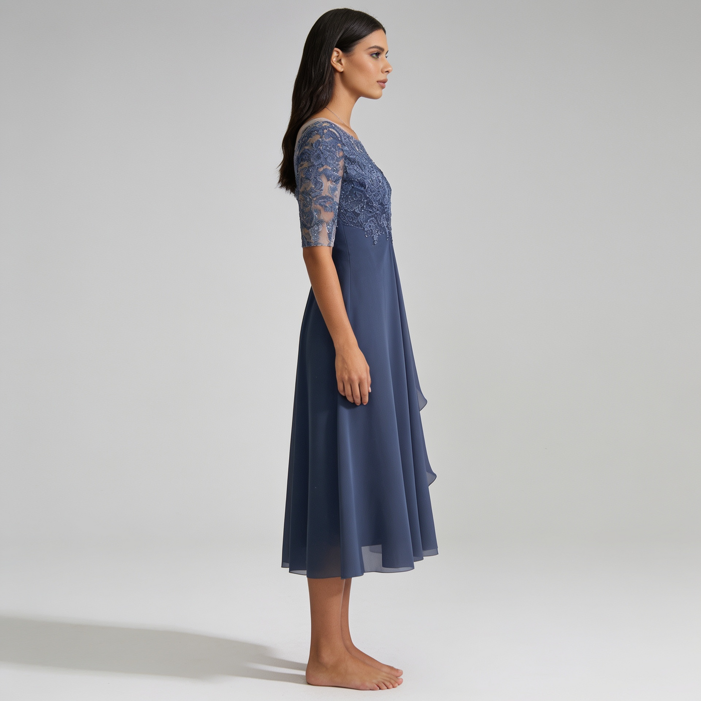 Elegant Sleeveless Dress with Tailored Waist and Flowing Silhouette